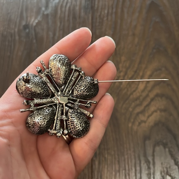 Shiny Purple Flower Brooch - Picture 6 of 6